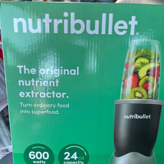 user image by NUTRIBULLET 600WATTS, nutribullet Original Personal Blender 600W Silver: Stainless Steel Blades, Smoothie Maker, Dishwasher-Safe Parts