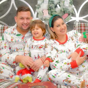 Adult Dr. Seuss's The Grinch™ Organic Cotton Pajama Set