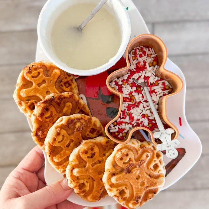 user image by @themodishmama, Dash Gingerbread Mini Waffle Maker