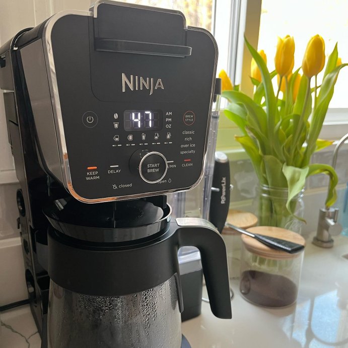 user image by @michele_mmm, Ninja DualBrew Pro Specialty Coffee System, Single-Serve, Pod, and 12-Cup Drip Coffee Maker - CFP301: Coffee Machine with Frother, 60 oz Capacity