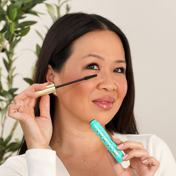 user image by beautylookbook, Milani Highly Rated Lash Extensions Tubing Mascara - 0.35 fl oz