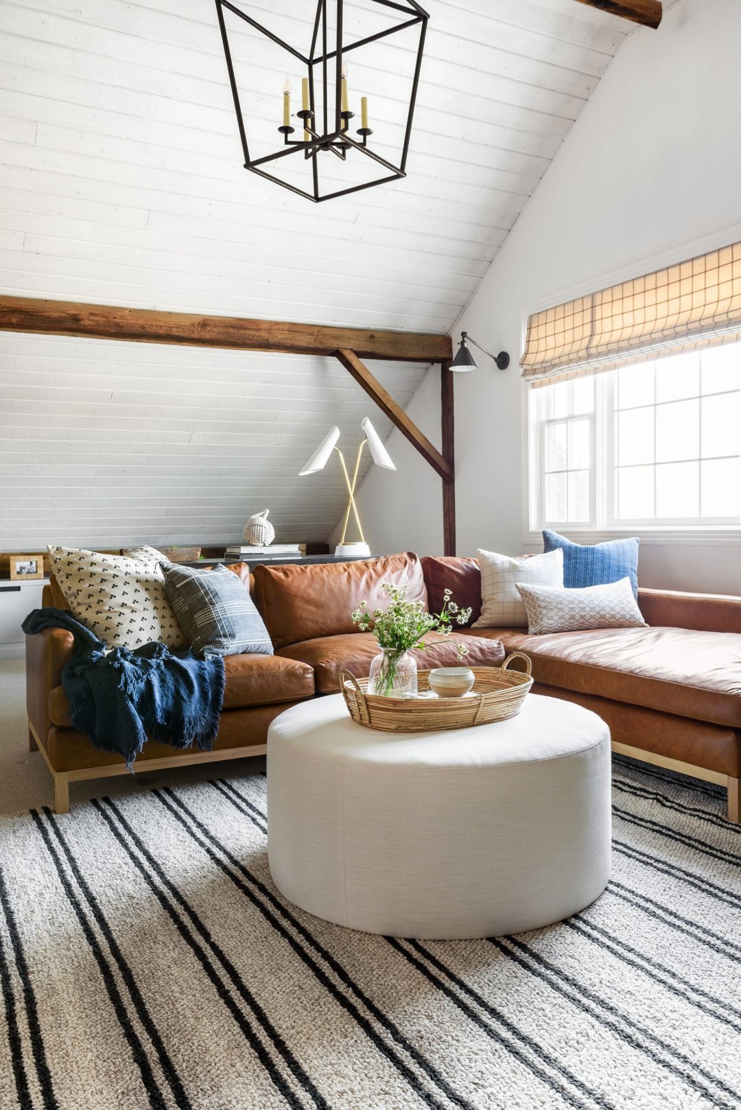 Tips to Style a Round Coffee Table in your Living Room