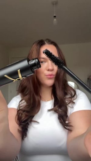 Sienna Wilcox&rsquo;s mediaimport video of YSL BEAUTY Make Me Blush Powder,YSL BEAUTY Loveshine Plumping Lip Oil Gloss,YSL BEAUTY Lash Clash Extreme Volume Mascara