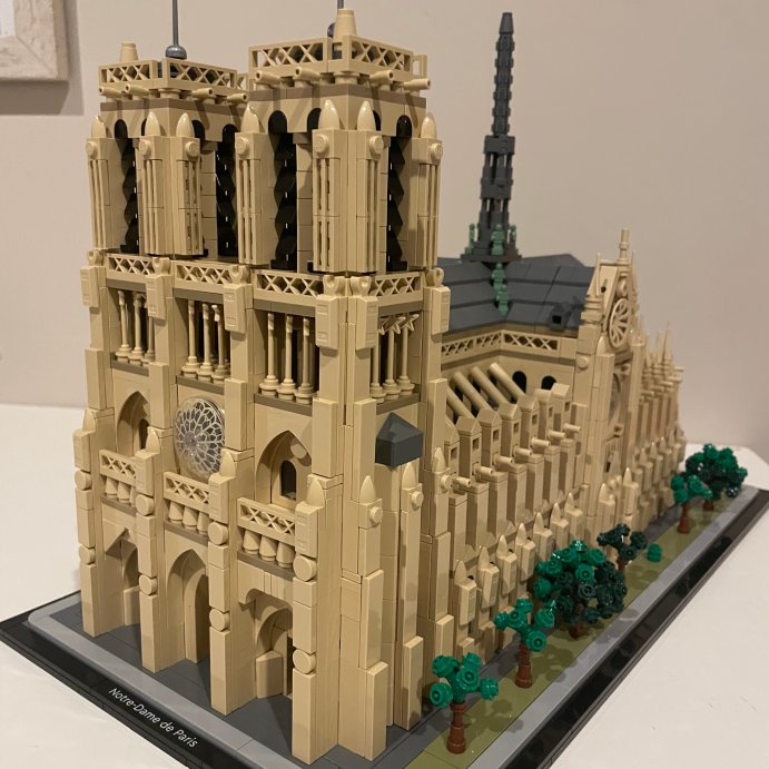 user image by Soy sauce, LEGO Architecture Notre-Dame de Paris Replica Build and Display Set 21061