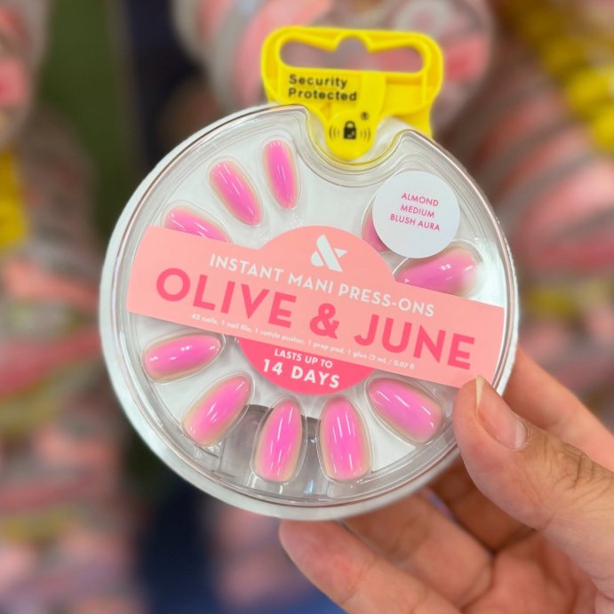 user image by @katattarget, Olive & June Press-On Fake Nails - 42ct