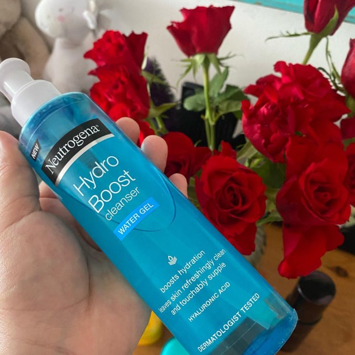user image by @beautybysunita_, Neutrogena Hydro Boost Lightweight Hydrating Facial Gel Cleanser with Hyaluronic Acid