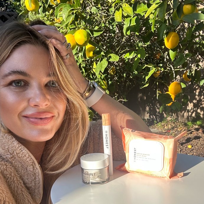 user image by beautyprofessor, Honest Beauty Extreme Length 2-in-1 Mascara and Lash Primer with Jojoba Esters