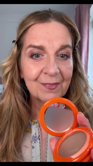 Angela @furyanbabe&rsquo;s mediaimport video of Sarah Creal Beauty Just Like Paradise 12H Peptide Sculpting Cream Bronzer,Sarah Creal Beauty Eyes Up Creamy Kajal Longwear Liner