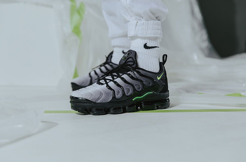 Vapormax plus black 2025 volt on feet