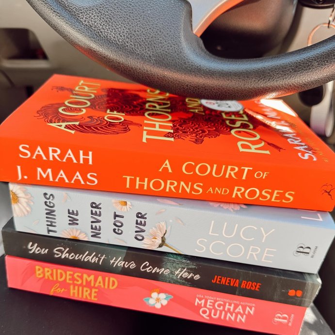 user image by @readwithlexii, A Court of Thorns and Roses - by Sarah J Maas