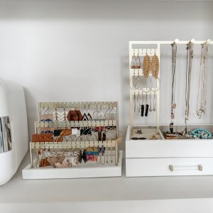 Elle Lacquer Earring Holder