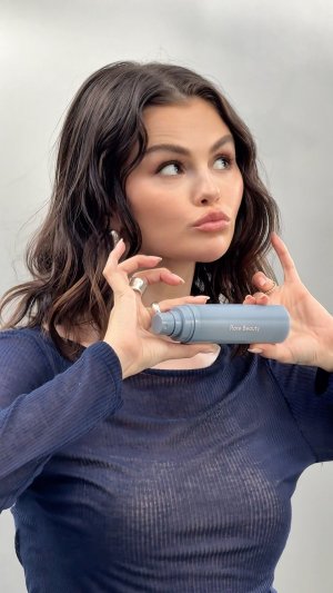 @spacenk&rsquo;s instagram video of Rare Beauty Find Comfort Body & Hair Fragrance Mist - Feel Seen