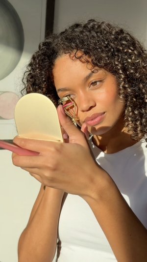 @spacenks {1} {2} av {3}