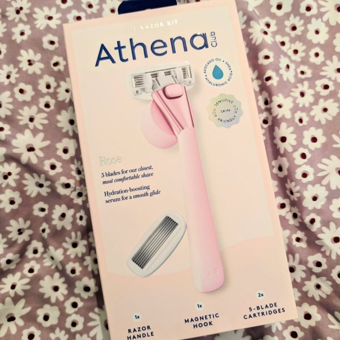 user image by @life.with.meghan, Athena 5-blade Women's Razor Kit