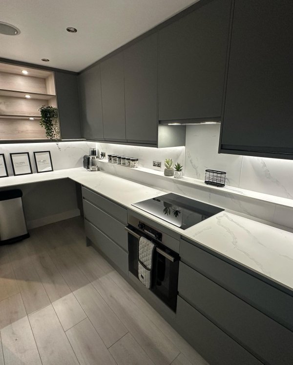Clerkenwell Super Matt Charcoal Kitchen | Howdens