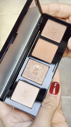 &rsquo;s mediaimport video of Laura Mercier Caviar Eyeshadow Quad