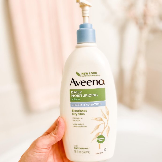 user image by @toasttopostblog, Aveeno Sheer Hydration Daily Moisturizing Body Lotion, 18 fl oz