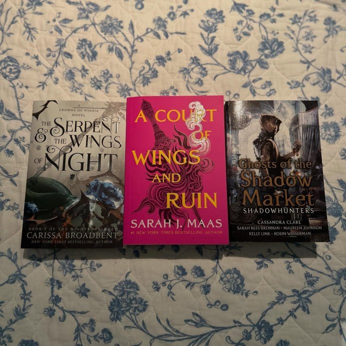 user image by @catherinethebookaddict, The Serpent & the Wings of Night - (The Crowns of Nyaxia) by Carissa Broadbent