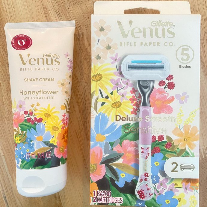 user image by @rosycatplans, Rifle Paper Co. + Venus Deluxe Smooth Sensitive Razor + 2 Refills