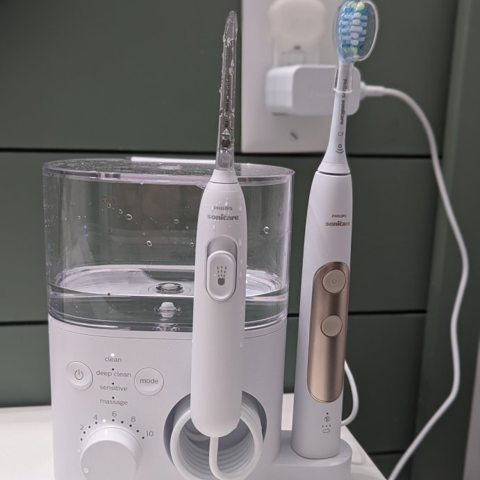 user image by StephanieB, Philips Sonicare Power Flosser &#38; Rechargeable Electric Toothbrush System 7000 - HX3921/40 - White