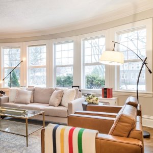 This weather always has us wanting to head back to this cozy classic family room ✨#DLUXdesign #interiordesign #design #interior #winnipeginteriors #renovation #familyroom #winnipeg #winnipegrenovations #eq3  #inmydomaine #sodomino #apartmenttherapy #smmakelifebeautiful #obsessoverthedetails
