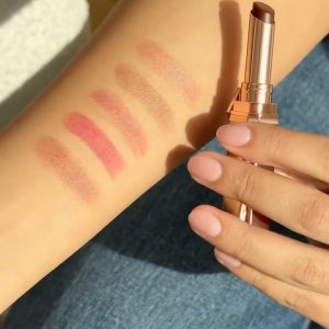 @spacenk&rsquo;s instagram video of Charlotte Tilbury Pillow Talk Blush Balm Lip Tint,Charlotte Tilbury Pillow Talk Blush Balm Lip Tint,Charlotte Tilbury Pillow Talk Blush Balm Lip Tint