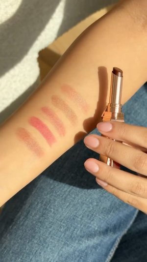 @spacenks {1} {2} van {3}