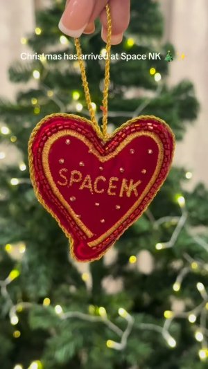 @spacenks {1} {2} av {3}