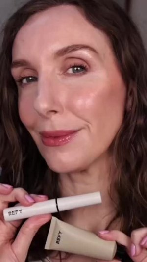 Amy’s mediaimport video of Refy Brow Sculpt,Refy Gloss Highlighter - Topaz