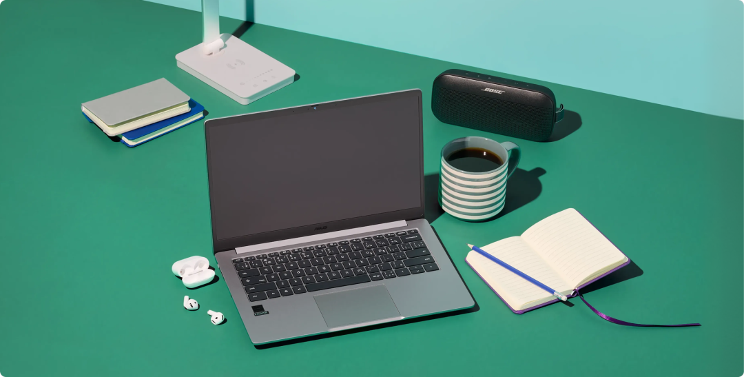 Shop Écouteurs-boutons sans fil Apple AirPods 4, audio , Ordinateur portable ASUS Chromebook CM14, 14 po 16, Haut-parleur sans fil Bose SoundLink Flex, Lampe de bureau à DEL OttLite pliable chargement sans fil and more