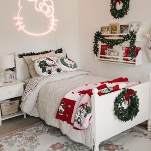 Hello Kitty® Gingerbread Fair Isle Organic Sheet Set