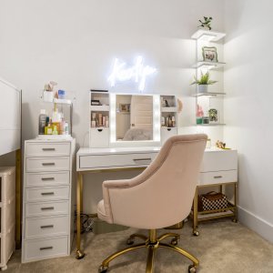 Light-Up Shelf Tower
