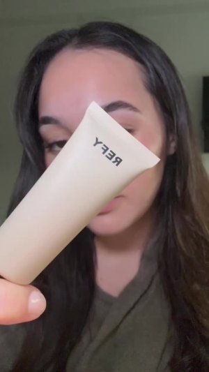 Malsmemoir’s mediaimport video of Refy Gloss Highlighter - Topaz