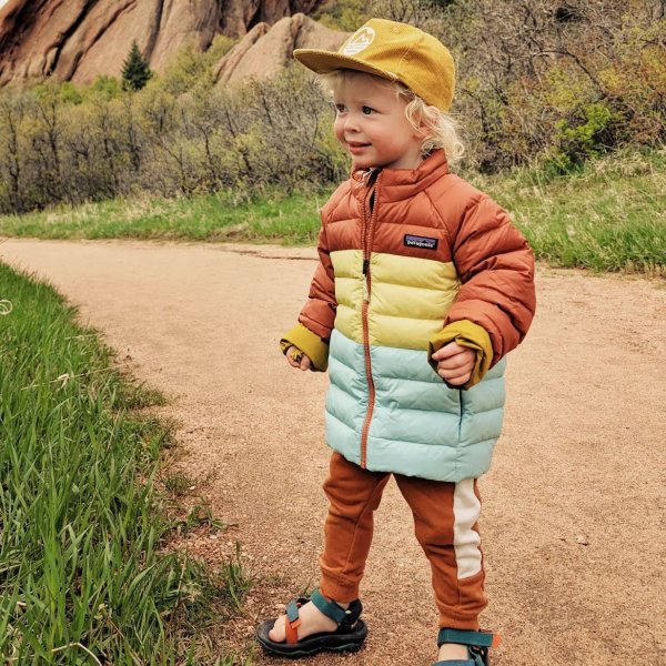 @mels_outhiking's instagram image of Patagonia Down Sweater Burl Red XL