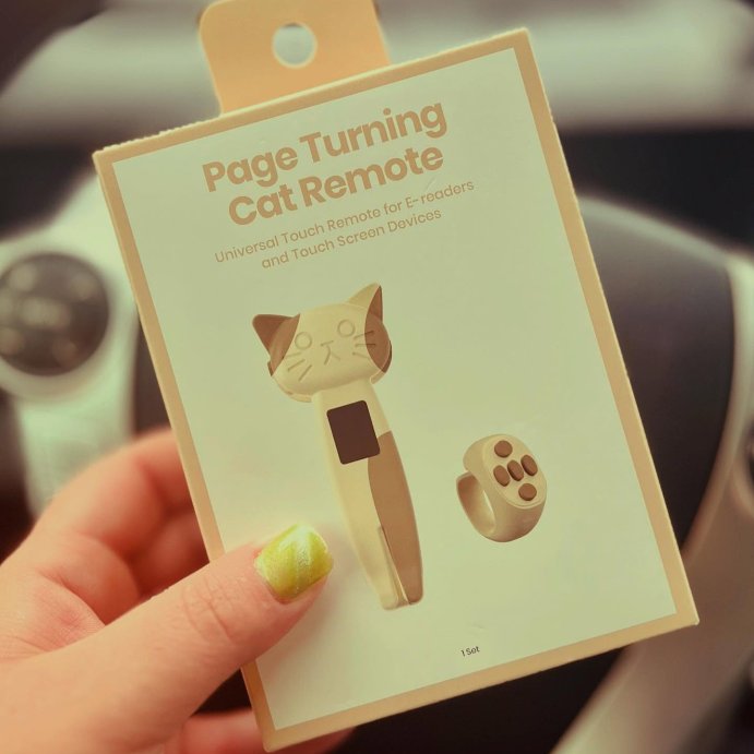 user image by @booked.momma.1921, GEMS E-Reader Finger Remote - Brown Spots Cat: USB-C Motion Controller