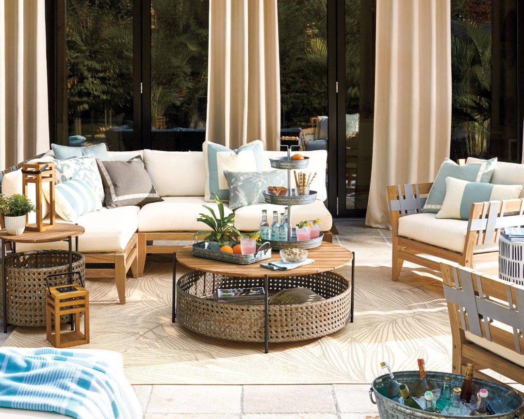 How to Mix and Match Outdoor Furniture | How to Decorate