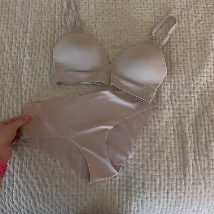 user image by shelb_ditch, Maidenform M Women's Seamless Bralette MBT110