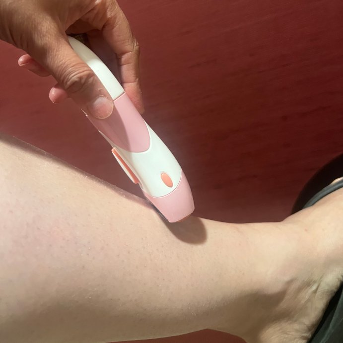 user image by Jennyloo88, Philips Satinelle Wet &#38; Dry Women&#39;s Electric Shaver - HP6306/50