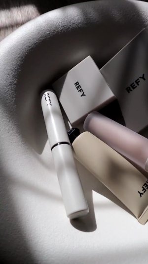 Christiana ichhmini_skincare ’s mediaimport video of Refy Gloss Highlighter - Topaz,Refy Cream Blush,Refy Cream Bronzer,Refy Brow Sculpt