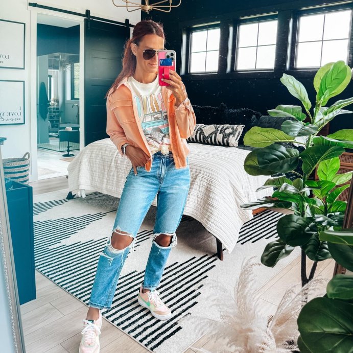 user image by @congruenthreads, Women's Ford Bronco Short Sleeve Graphic T-Shirt - Off-White