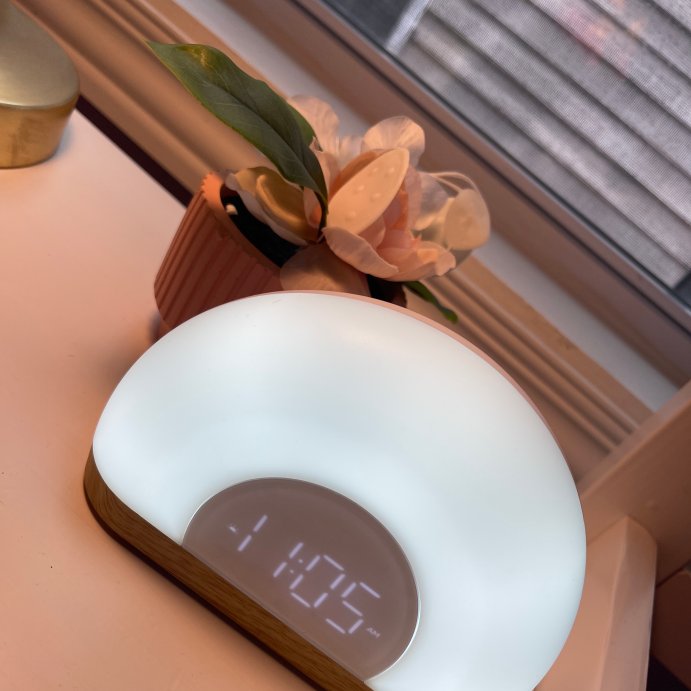 user image by Naoc0207, Wake Up Light Rise with Wood Kids&#39; Nightlight - Pillowfort&#8482;