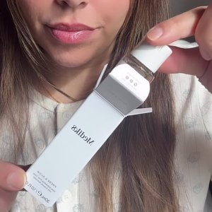 Aqsa&rsquo;s mediaimport video of Medik8 Summer Skin Essentials