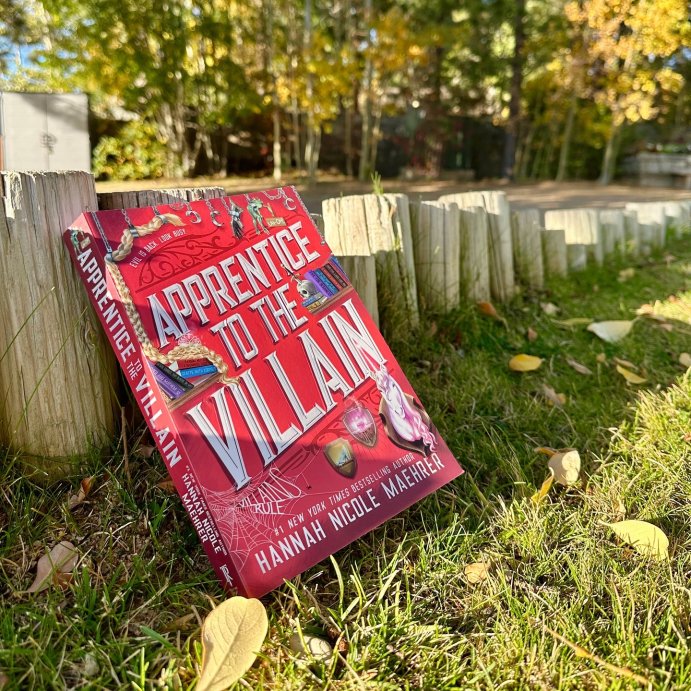 user image by @slowerdowntoread, Apprentice to the Villain - by  Hannah Nicole Maehrer (Paperback)