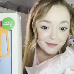 &rsquo;s mediaimport video of Space NK Mini Travel Bag Flamingo Pink,Space NK Blue 1L Water Bottle
