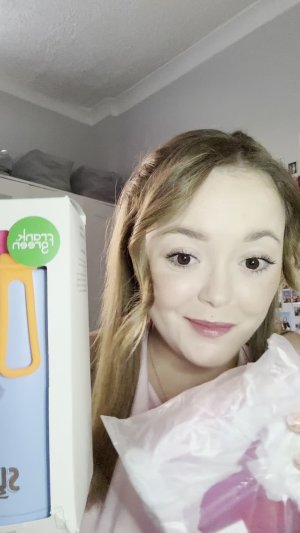 &rsquo;s mediaimport video of Space NK Mini Travel Bag Flamingo Pink,Space NK Blue 1L Water Bottle