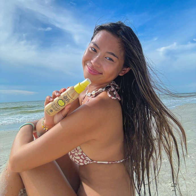 user image by itscaroxline, Sun Bum 3-in-1 Leave-In Hair Conditioner Treatment