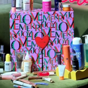 @spacenk’s instagram video of Space NK Beauty Advent Calendar