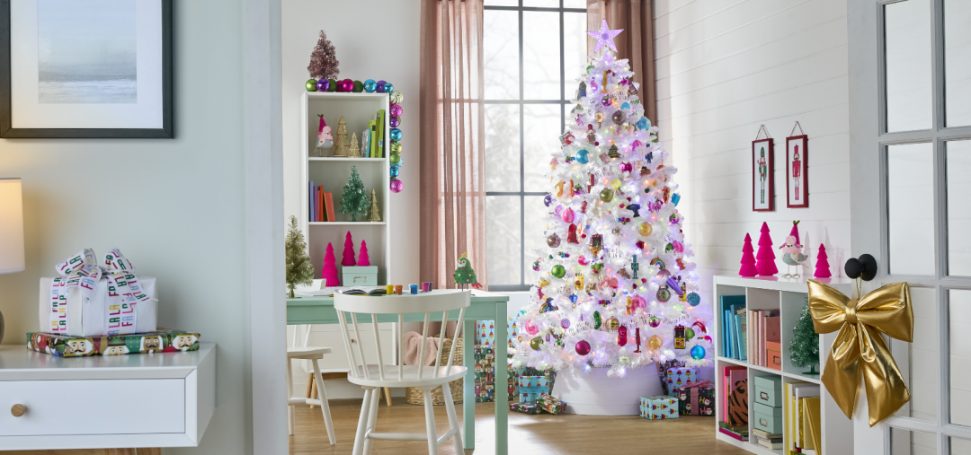 Shop Mini arbre scintillant de Noël de table FOR LIVING, Arbres décoratifs de table de Noël en plastique CA, Ornements de Noël oiseau dans un costume d'arbre C, Étoile pour cime d'arbre à couleurs changeantes RV, NOMA Glacial - Sapin de Noël illuminé avec support, Décoration de NOËL casse-noisette rouge et vert 2 , Boucles métalliques rembourrées FOR LIVING, choix  and more