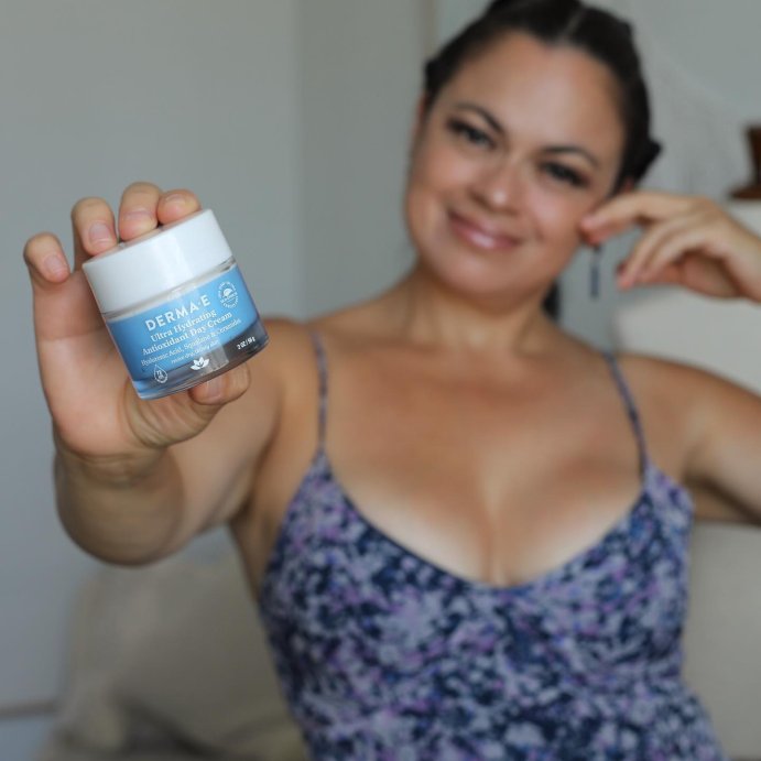 user image by @eltinterodemama, derma e Ultra Hydrating Antioxidant Face Moisturizer - 2oz