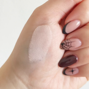 Emily Bacon &rsquo;s mediaimport video of Laura Mercier Caviar Eyeshadow Quad